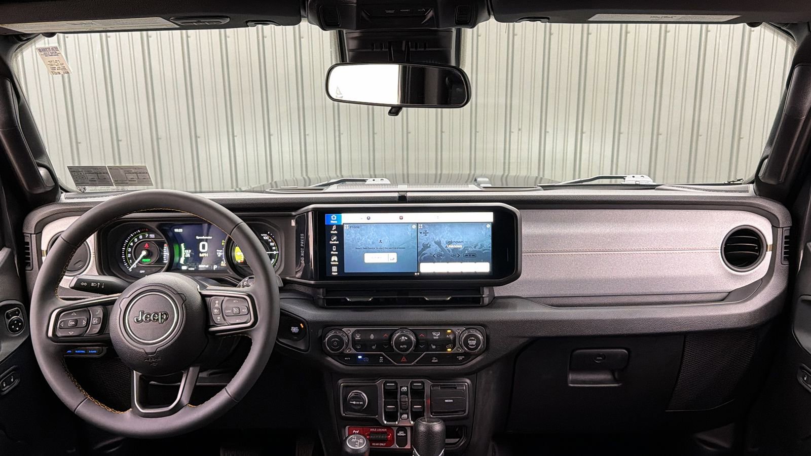 Used 2024 Jeep Wrangler Unlimited AWD/4WD image 33