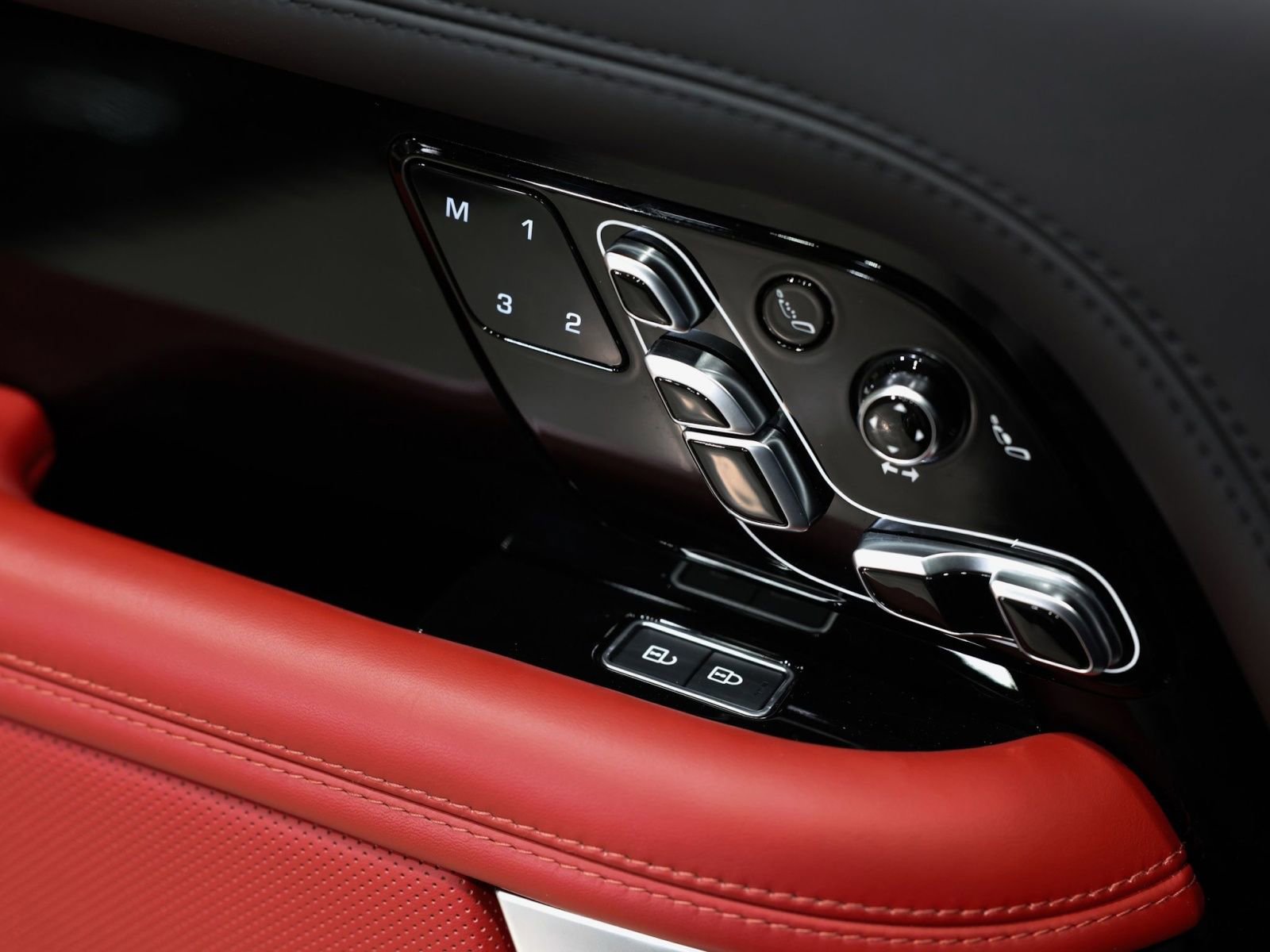 Used 2021 Land Rover Range Rover SV Autobiography Dynamic image 35