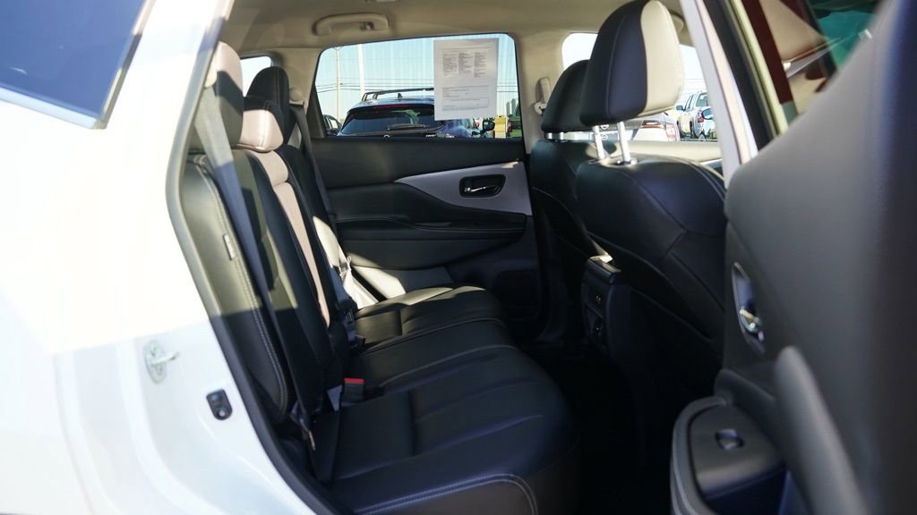 Used 2024 Nissan Murano SV w/ SV Midnight Edition Package image 19