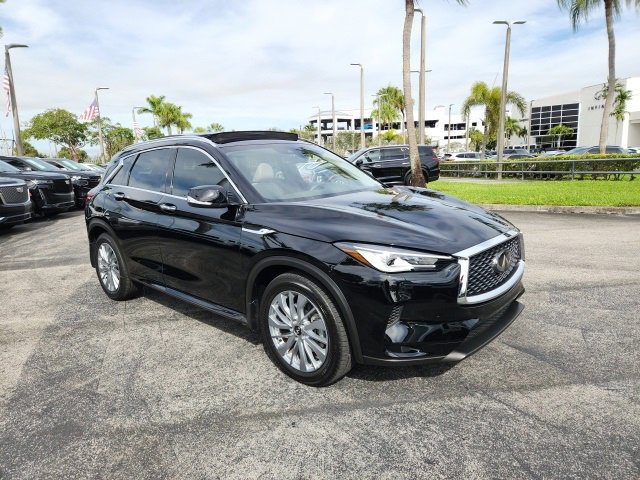 Used 2025 INFINITI QX50 Luxe image 2