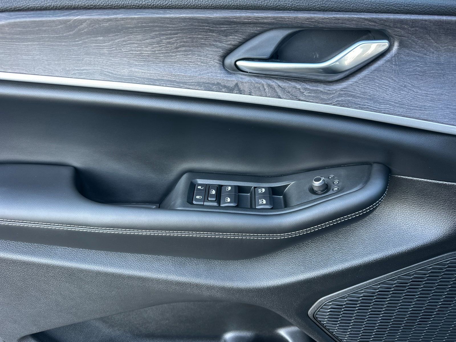 New 2026 Jeep Grand Cherokee Altitude AWD/4WD image 10