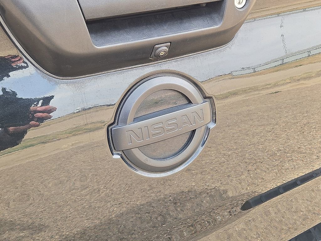 Used 2019 Nissan Titan SV w/ SV Convenience Package image 12