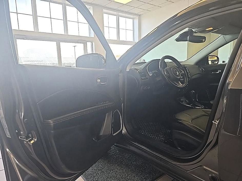 Used 2021 Jeep Compass Limited image 11