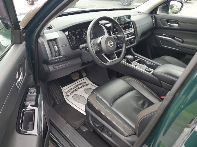 Used 2022 Nissan Pathfinder SL AWD/4WD image 12