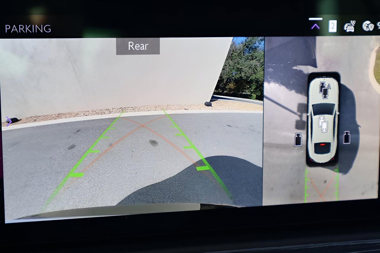 New 2026 Rolls-Royce Spectre image 27