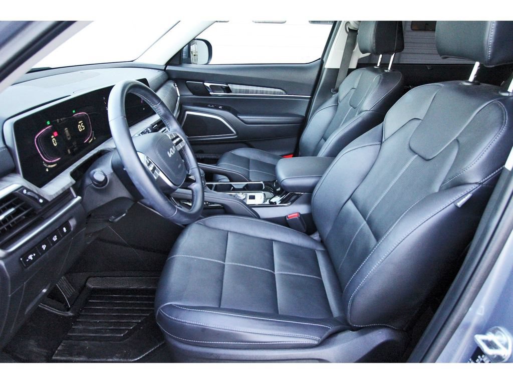 Used 2025 Kia Telluride EX w/ EX Captain's Chair Package FWD image 24
