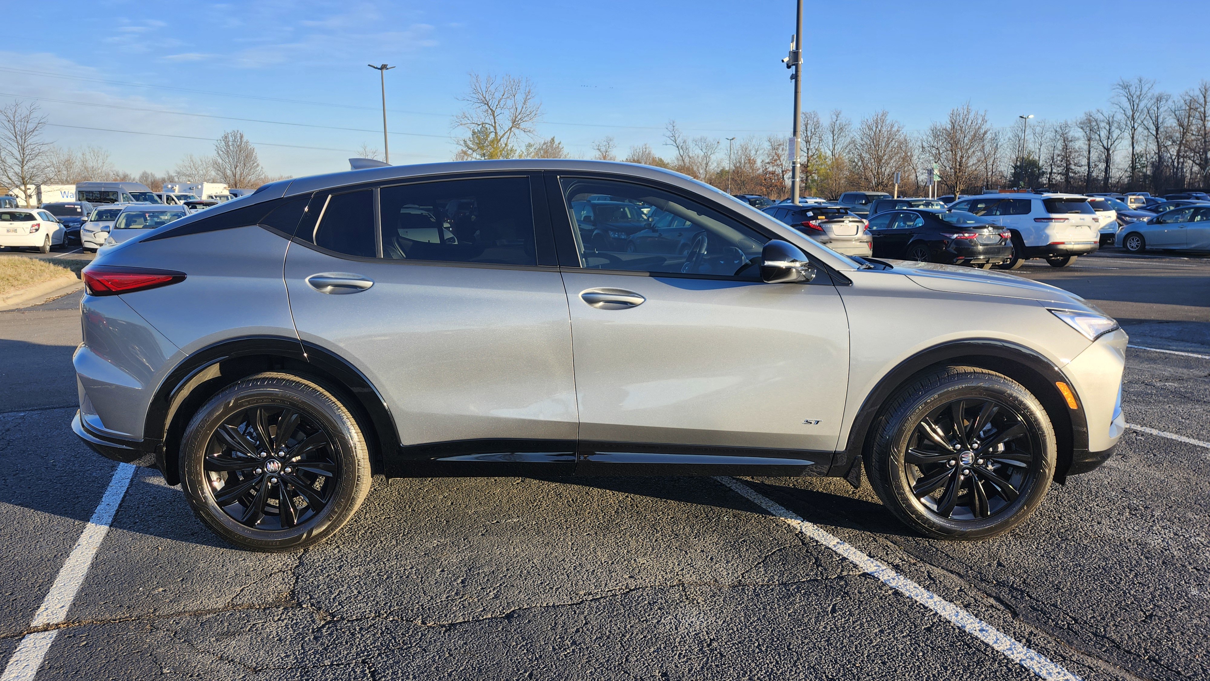 Used 2025 Buick Envista Sport Touring image 18