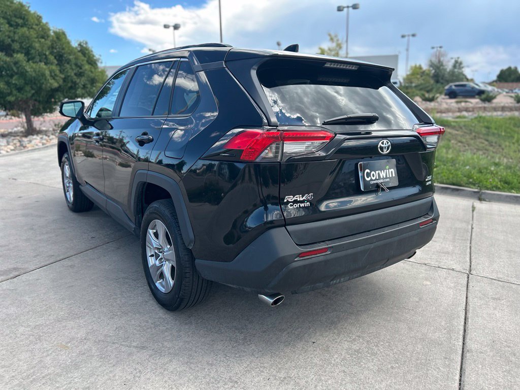 Used 2025 Toyota RAV4 XLE AWD/4WD image 5