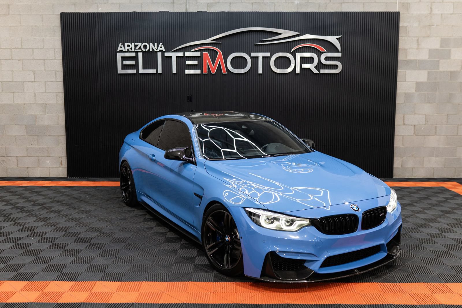 Used 2018 BMW M4 Coupe RWD image 2