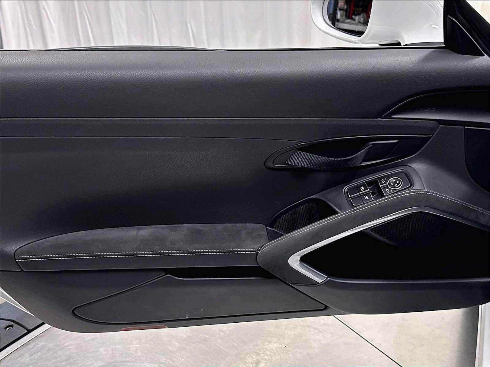 Used 2016 Porsche Cayman GT4 RWD image 23