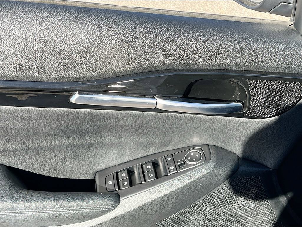 Used 2023 Kia Seltos S w/ Navigation Package image 18