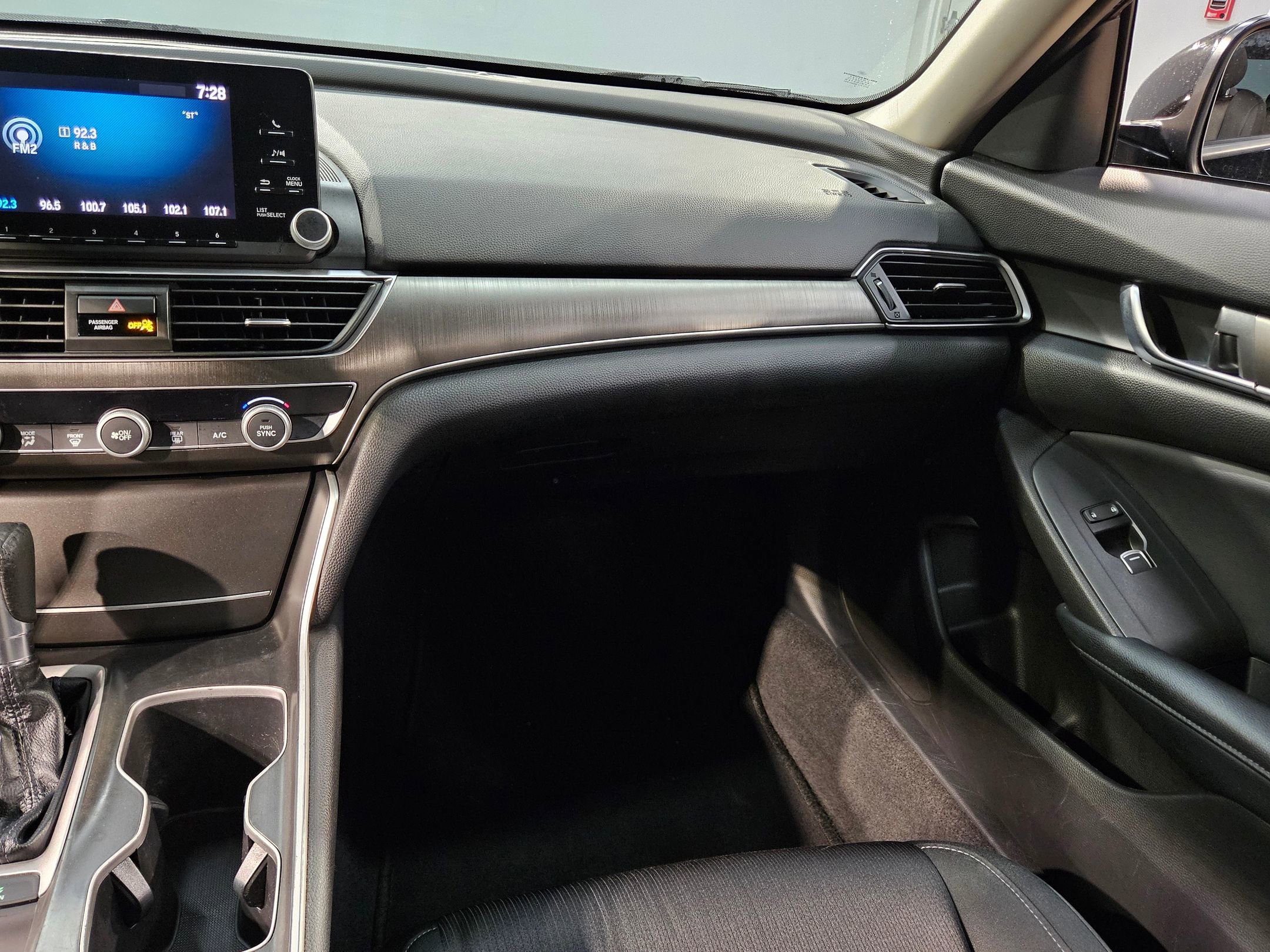 Used 2018 Honda Accord LX image 11