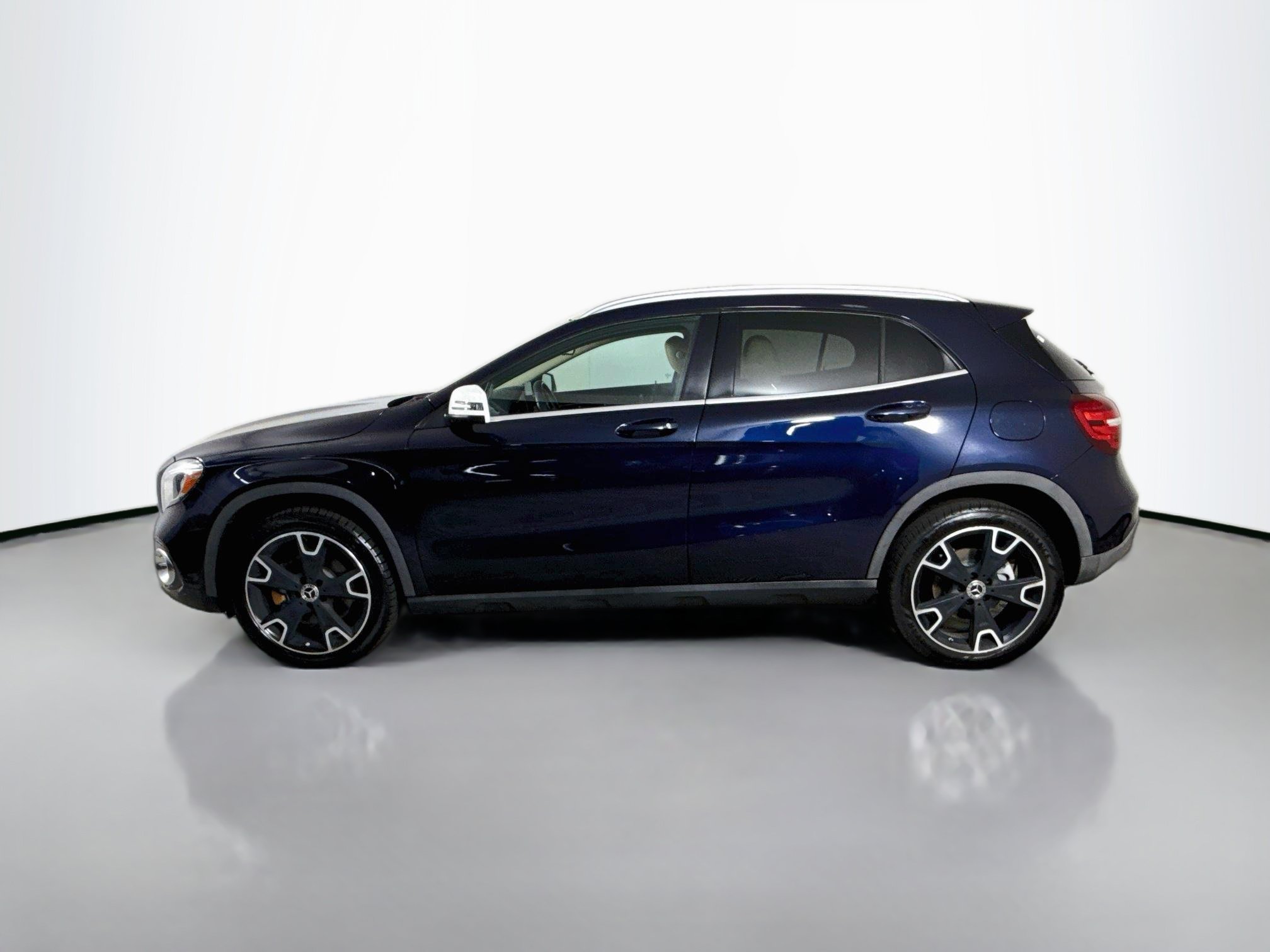 Used 2019 Mercedes-Benz GLA 250 w/ Convenience Package image 6