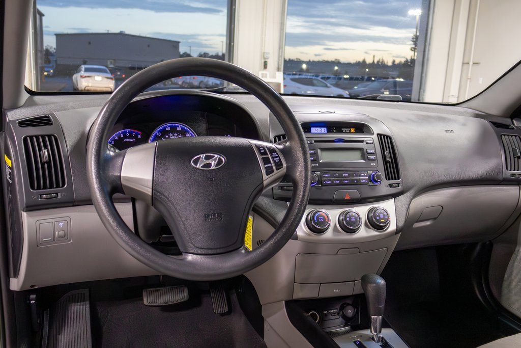 Used 2010 Hyundai Elantra GLS image 16