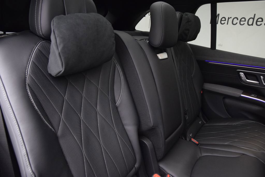 New 2026 Mercedes-Benz EQS 550 4MATIC SUV image 19