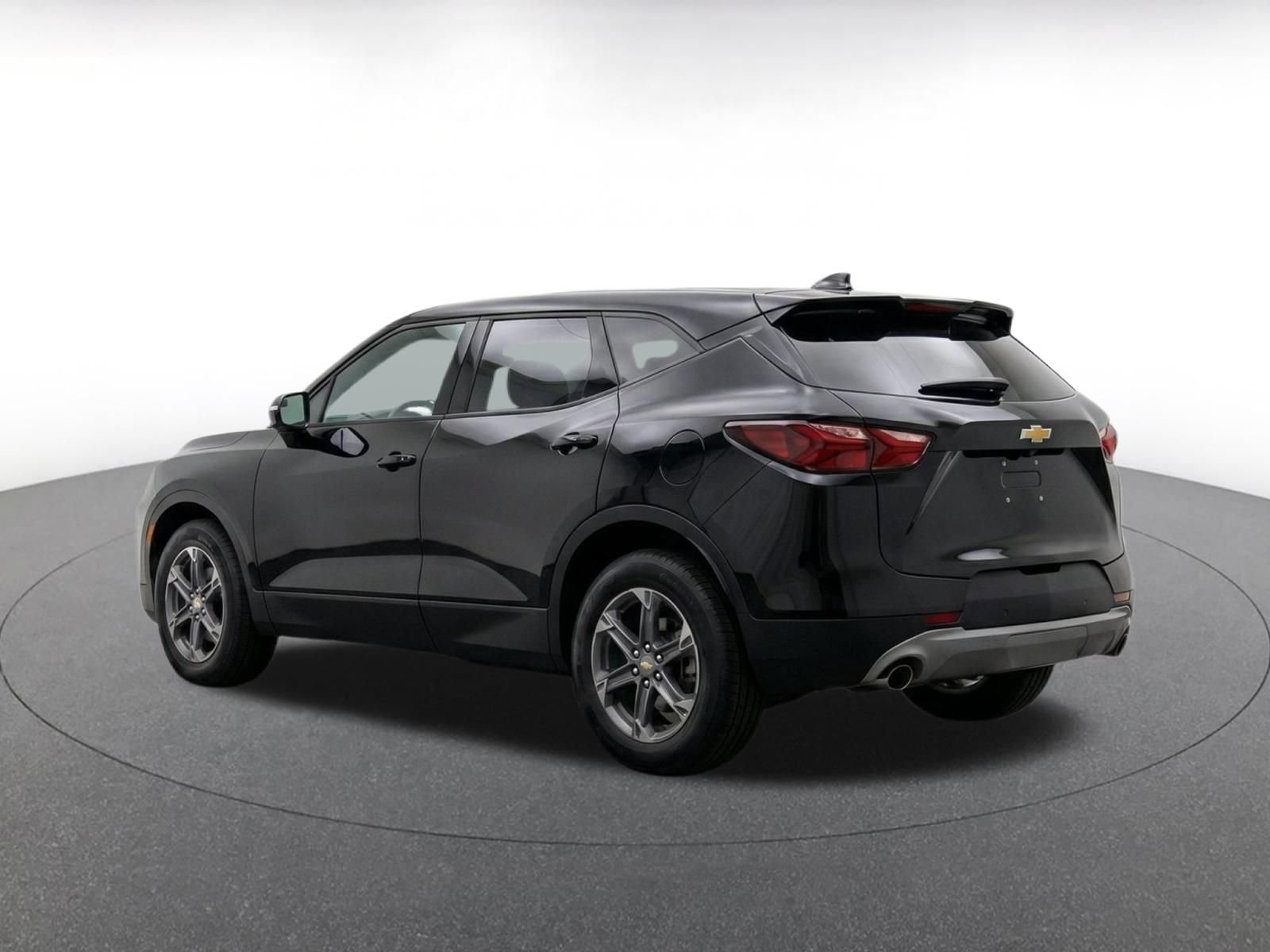 Used 2026 Chevrolet Blazer LT FWD image 6
