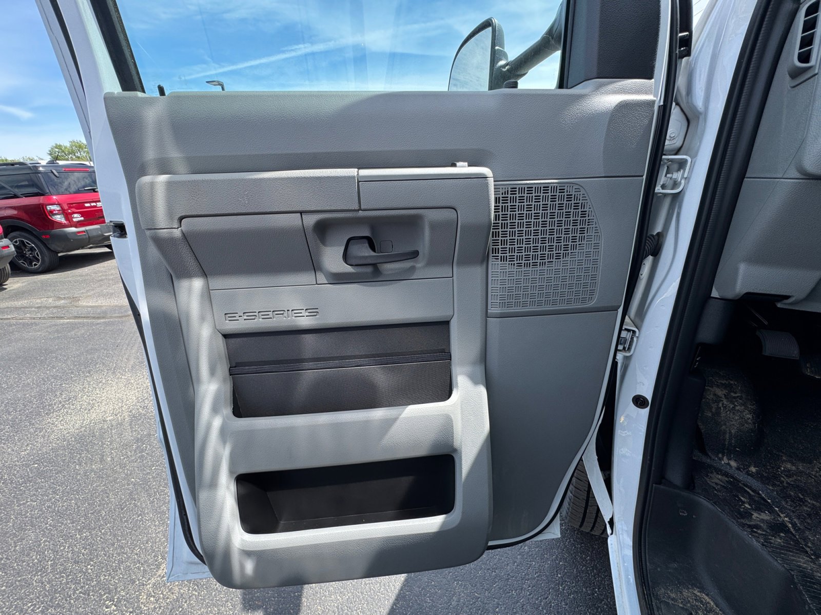 New 2025 Ford E-450 and Econoline 450 Super Duty w/ Power Equipment Group RWD image 22