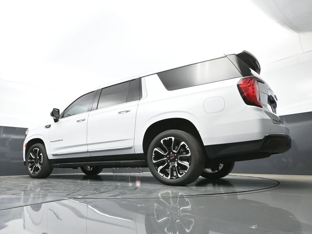 Used 2023 GMC Yukon XL SLT w/ SLT Luxury Package AWD/4WD image 46