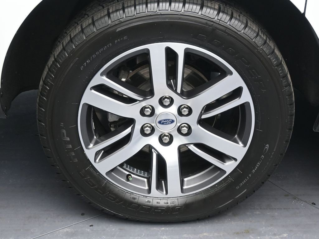 Used 2022 Ford Expedition Max Limited image 5