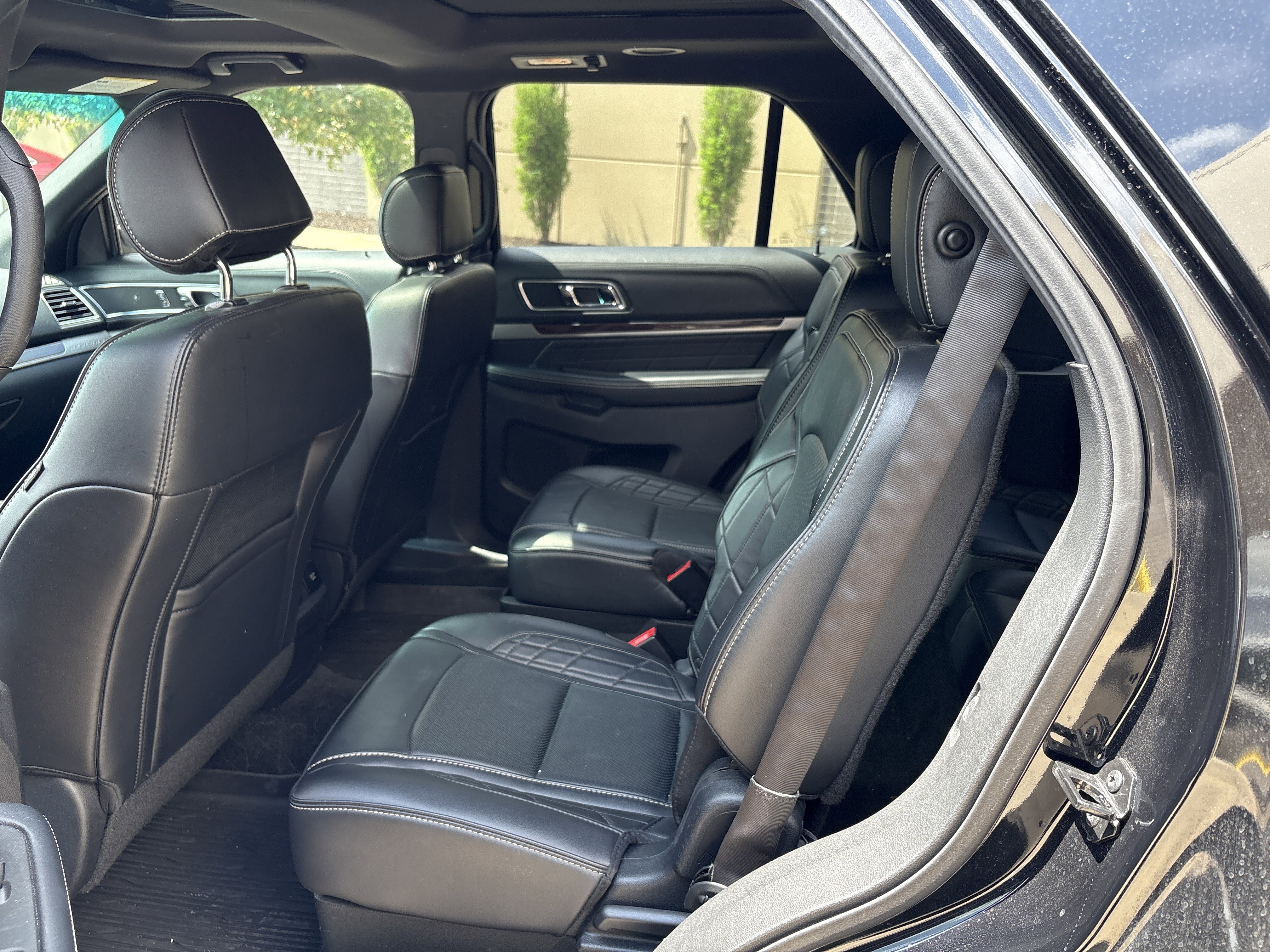 Used 2017 Ford Explorer Platinum image 31