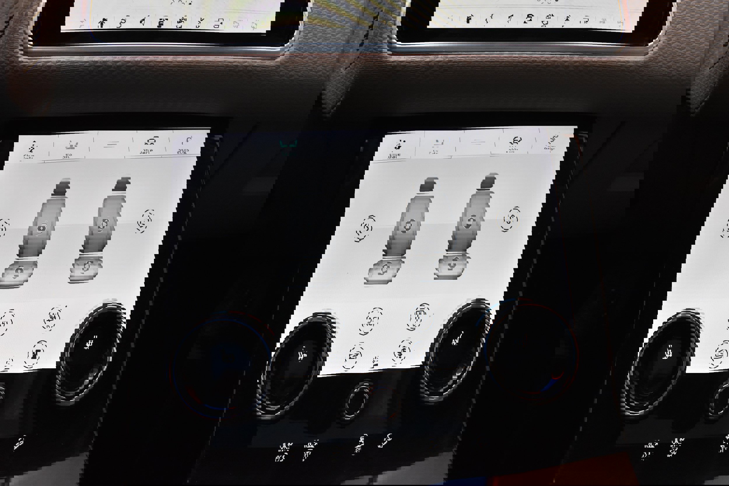 Used 2019 Land Rover Range Rover Velar R-Dynamic SE AWD/4WD image 40