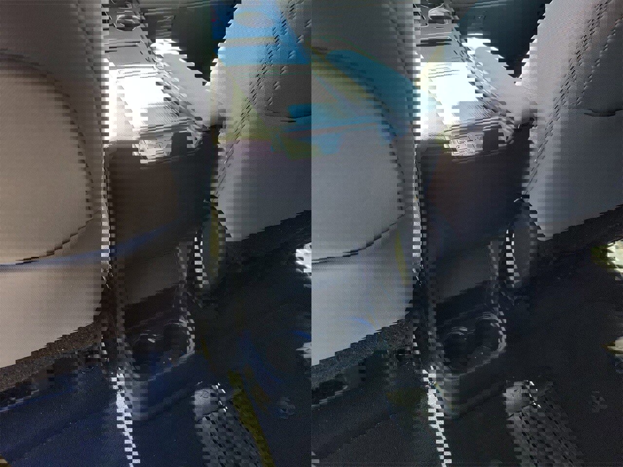 Used 2025 Toyota Sienna LE image 11