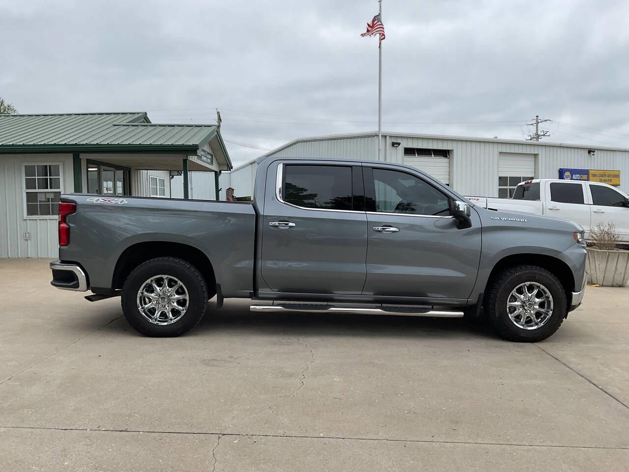 Used 2019 Chevrolet Silverado 1500 LTZ w/ LTZ Plus Package image 2