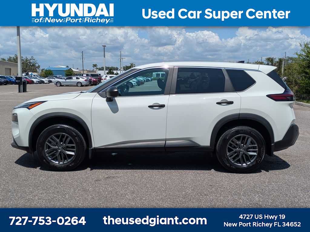 Used 2023 Nissan Rogue S FWD image 2