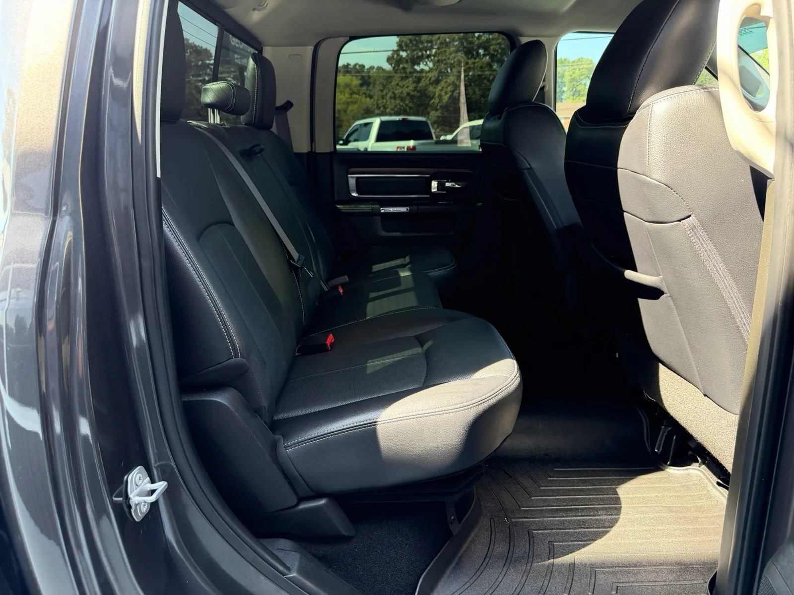Used 2018 RAM 2500 Laramie w/ Convenience Group AWD/4WD image 20