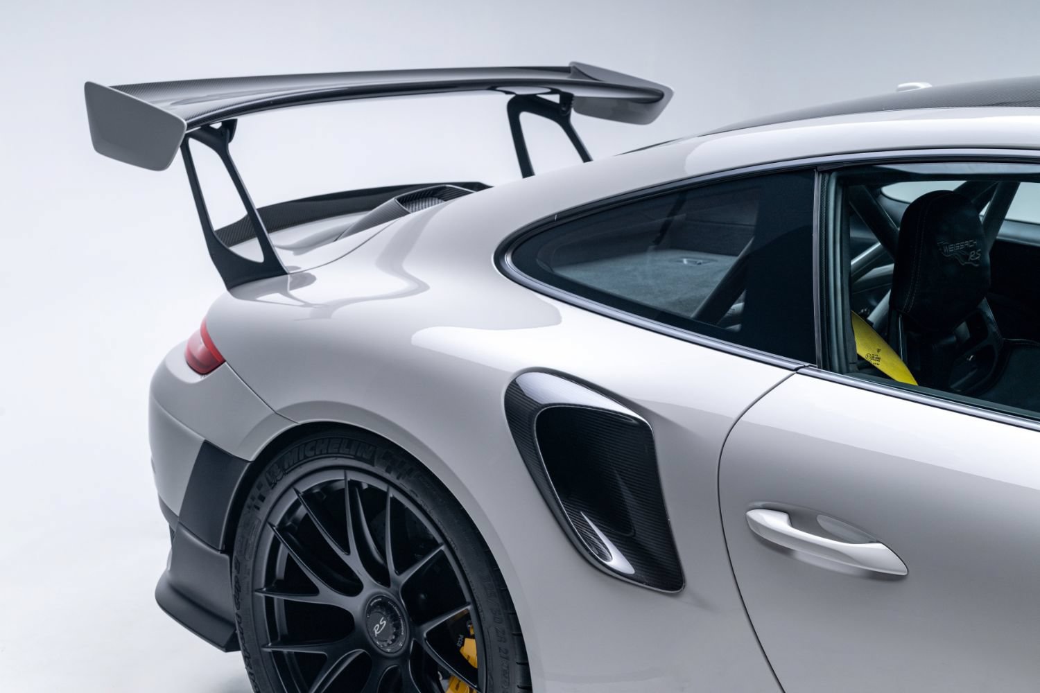 Used 2018 Porsche 911 GT2 RS RWD image 94