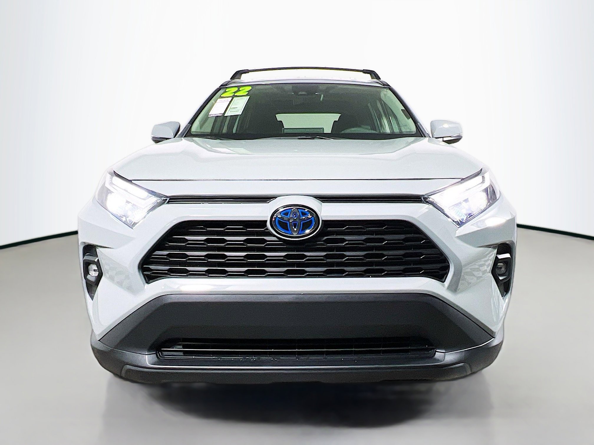 Used 2022 Toyota RAV4 XLE Premium image 11