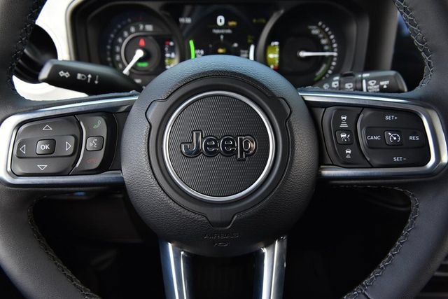 Used 2025 Jeep Wrangler Unlimited Sahara w/ Safety Group AWD/4WD image 20