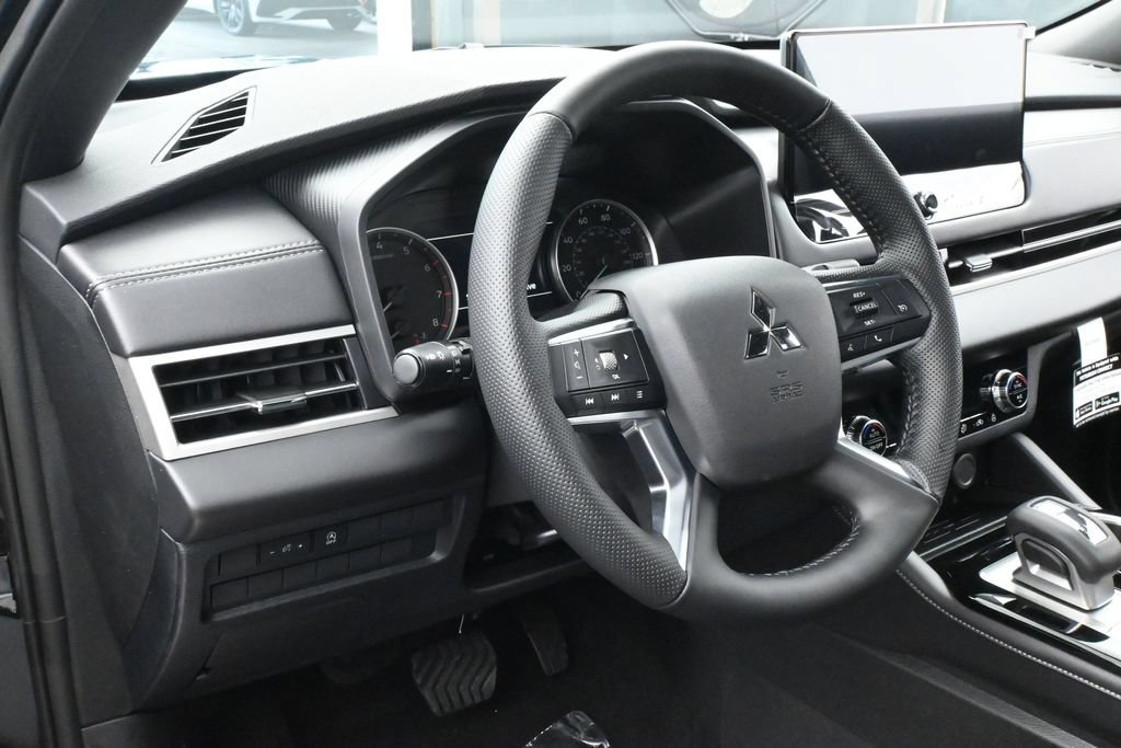 New 2026 Mitsubishi Outlander SE FWD image 15