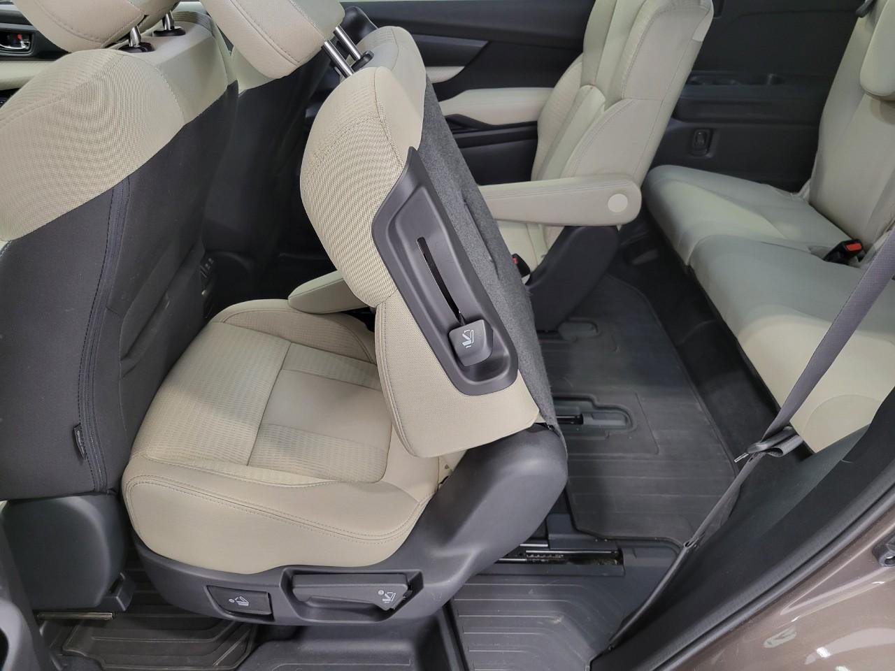 Used 2021 Subaru Ascent Premium w/ Convenience Package AWD/4WD image 25
