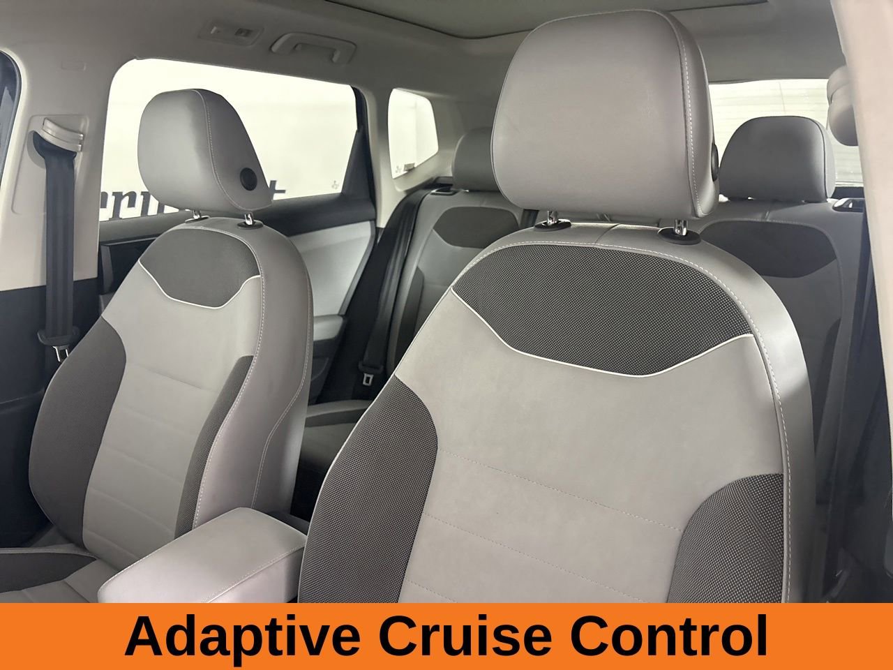 Used 2023 Volkswagen Taos SE w/ Panoramic Sunroof Package FWD image 11