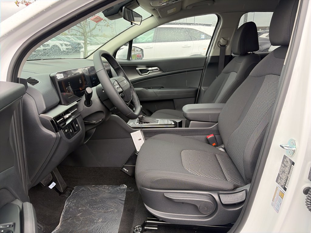New 2027 Kia Sportage LX FWD image 14