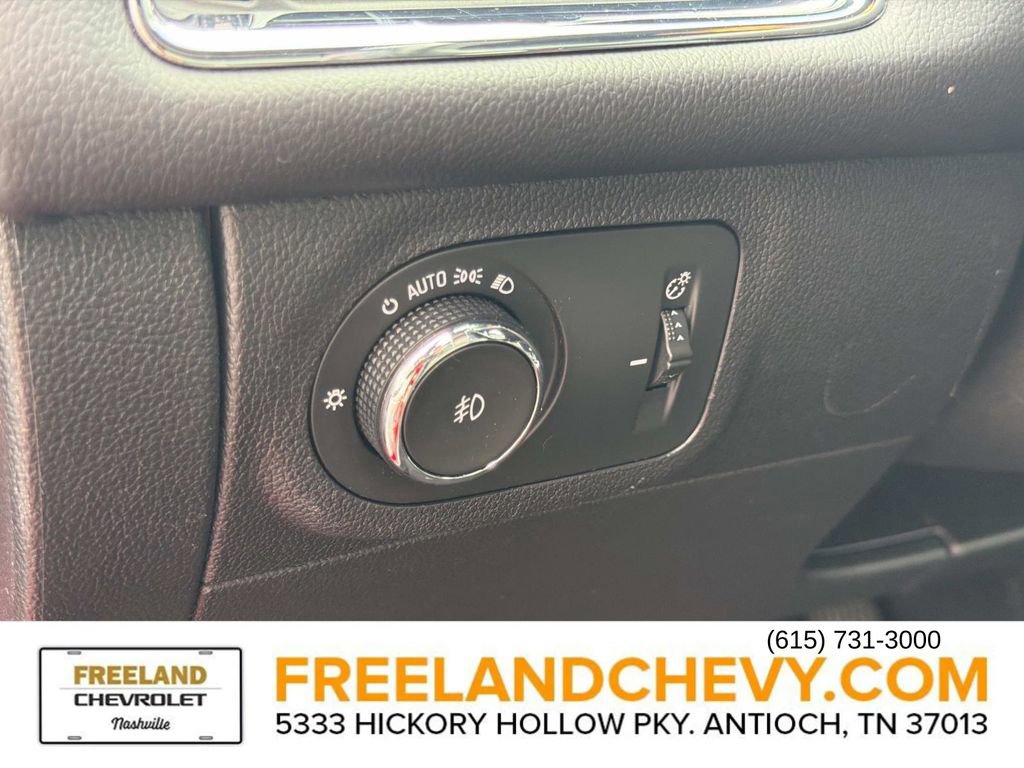 Used 2017 Chevrolet Cruze Premier FWD image 29