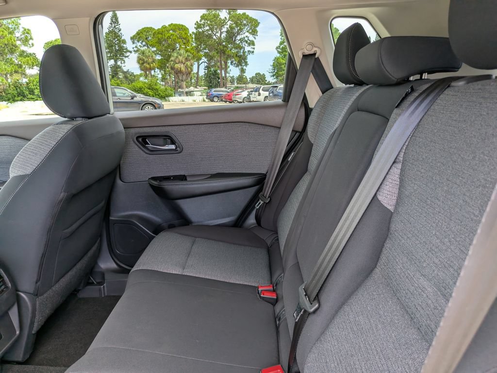 Used 2021 Nissan Rogue SV FWD image 19