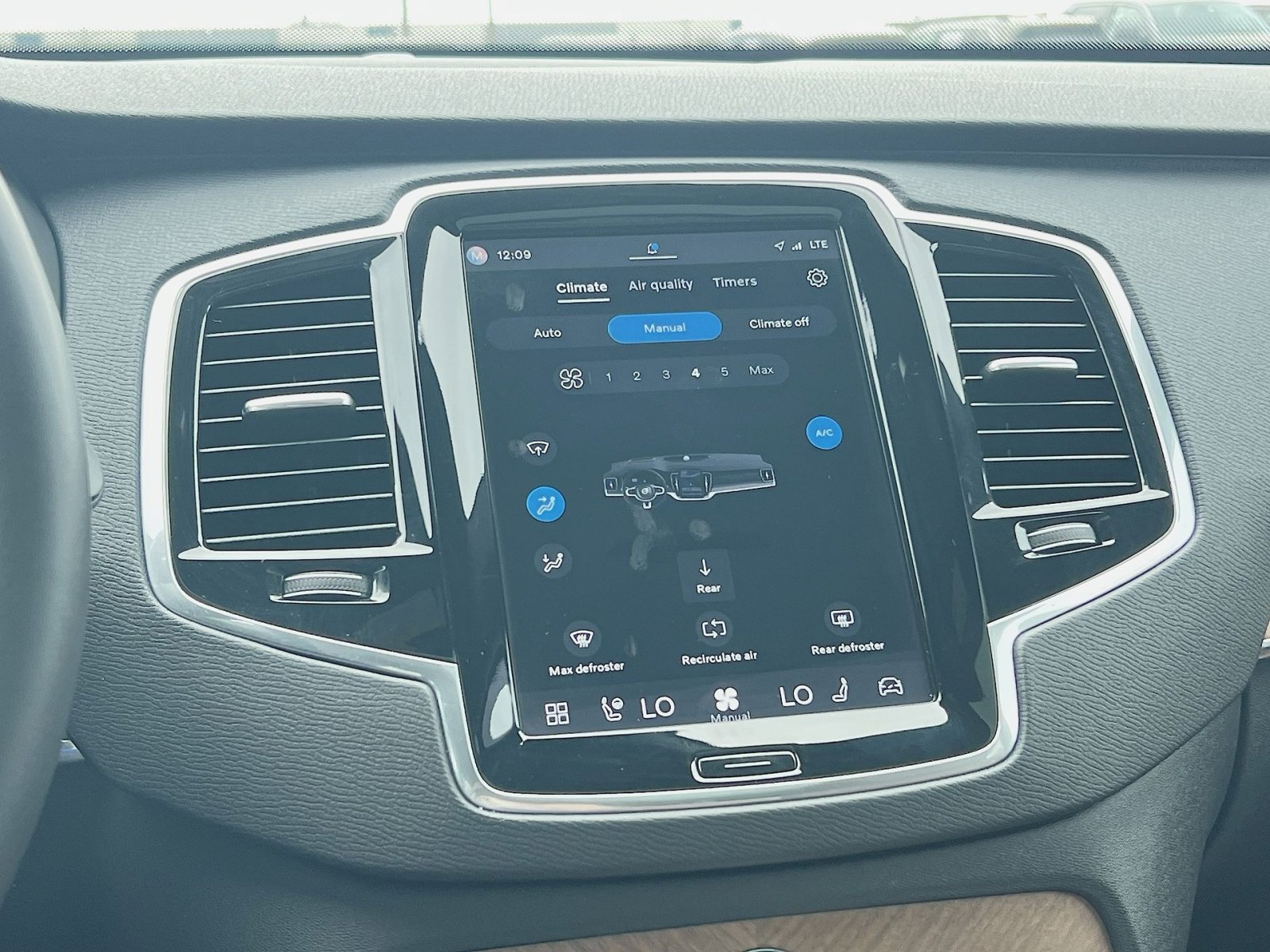 Certified 2023 Volvo XC90 B6 Plus AWD/4WD image 19