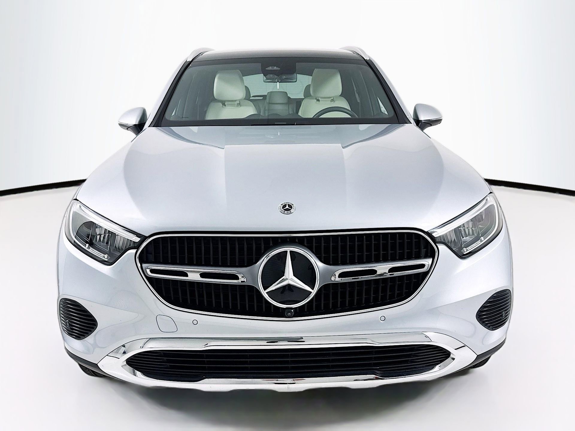 Certified 2026 Mercedes-Benz GLC 300 image 2