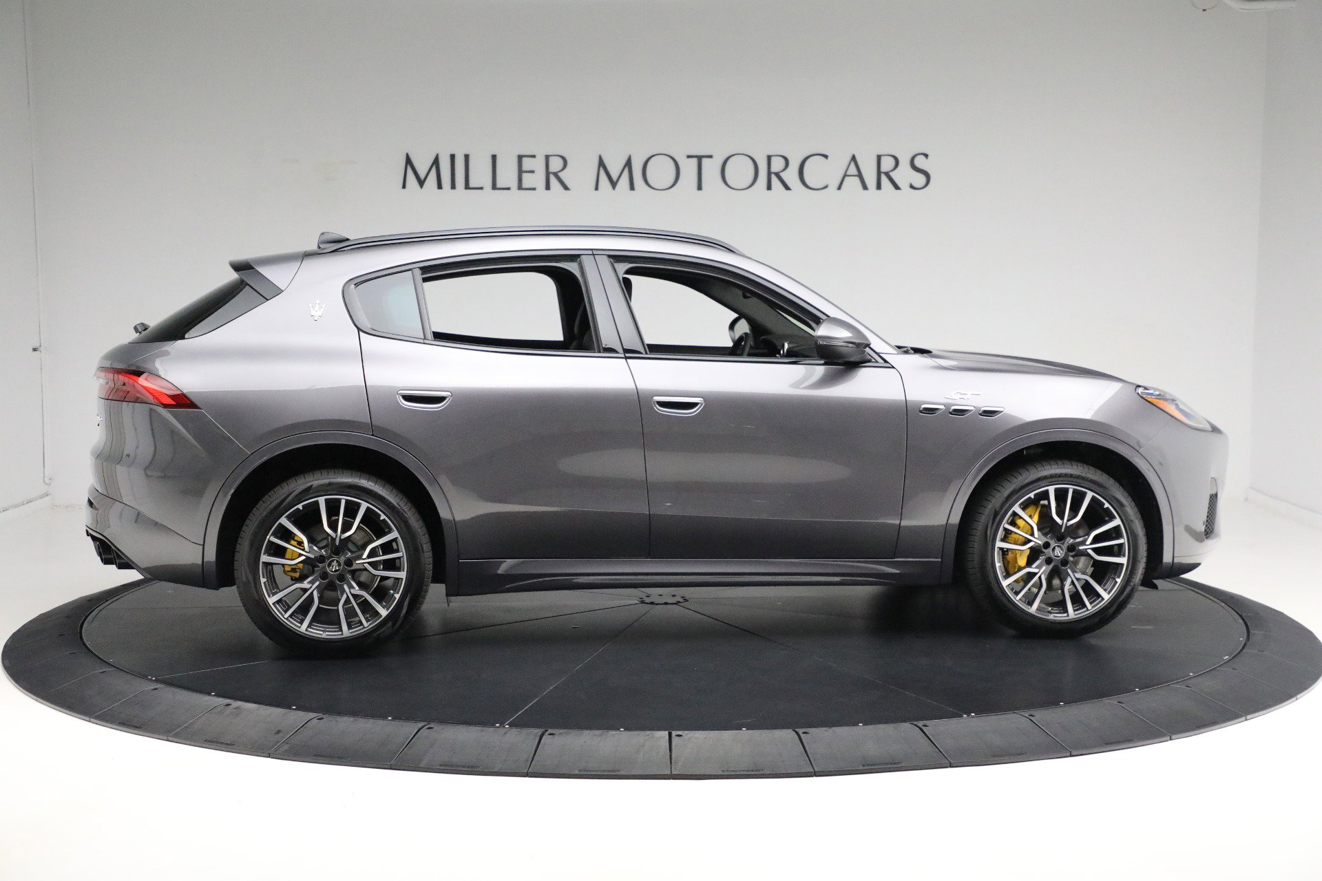 New 2024 Maserati Grecale GT image 18