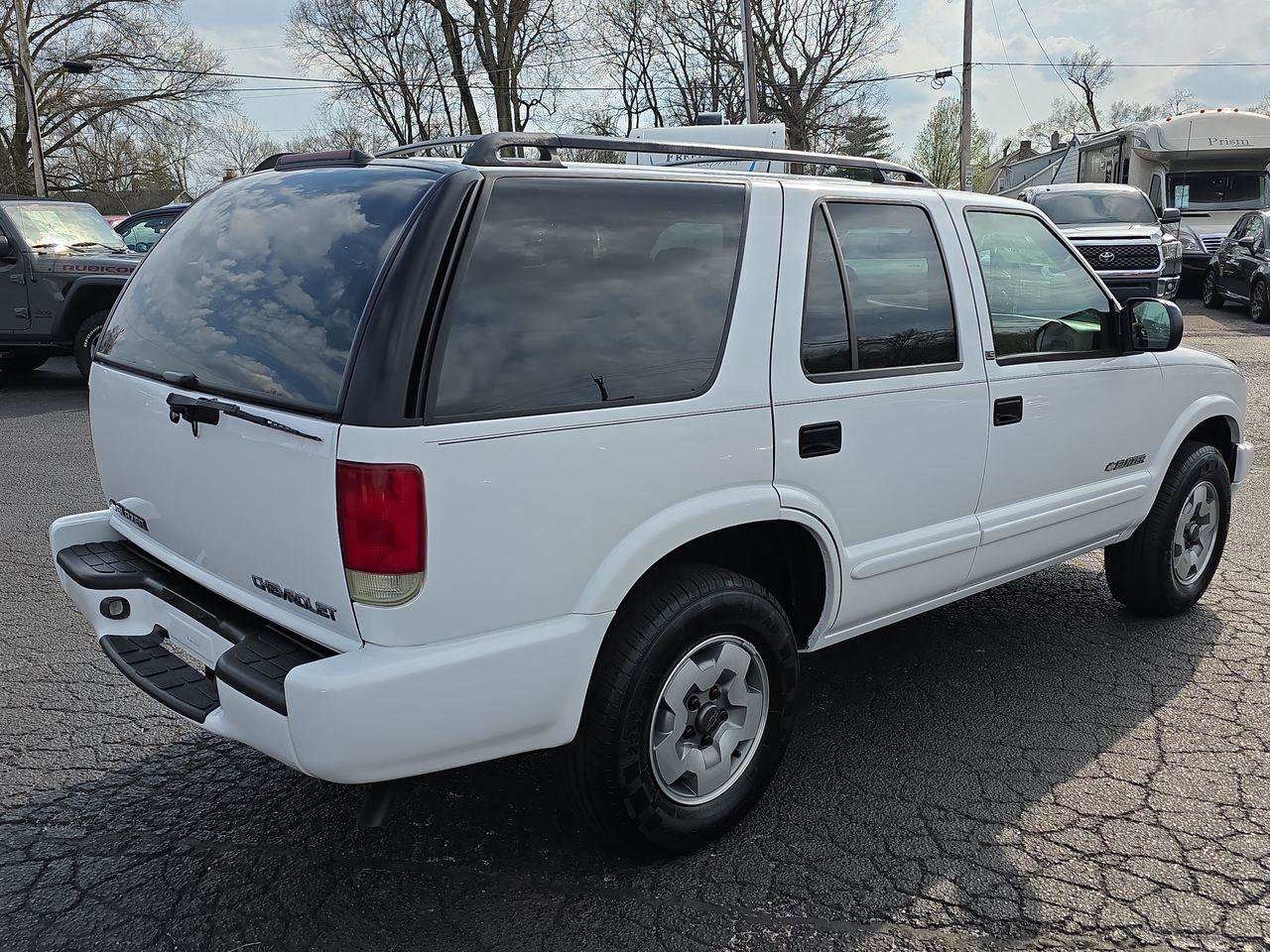 Used 2002 Chevrolet Blazer LS w/ Preferred Equipment Group image 2