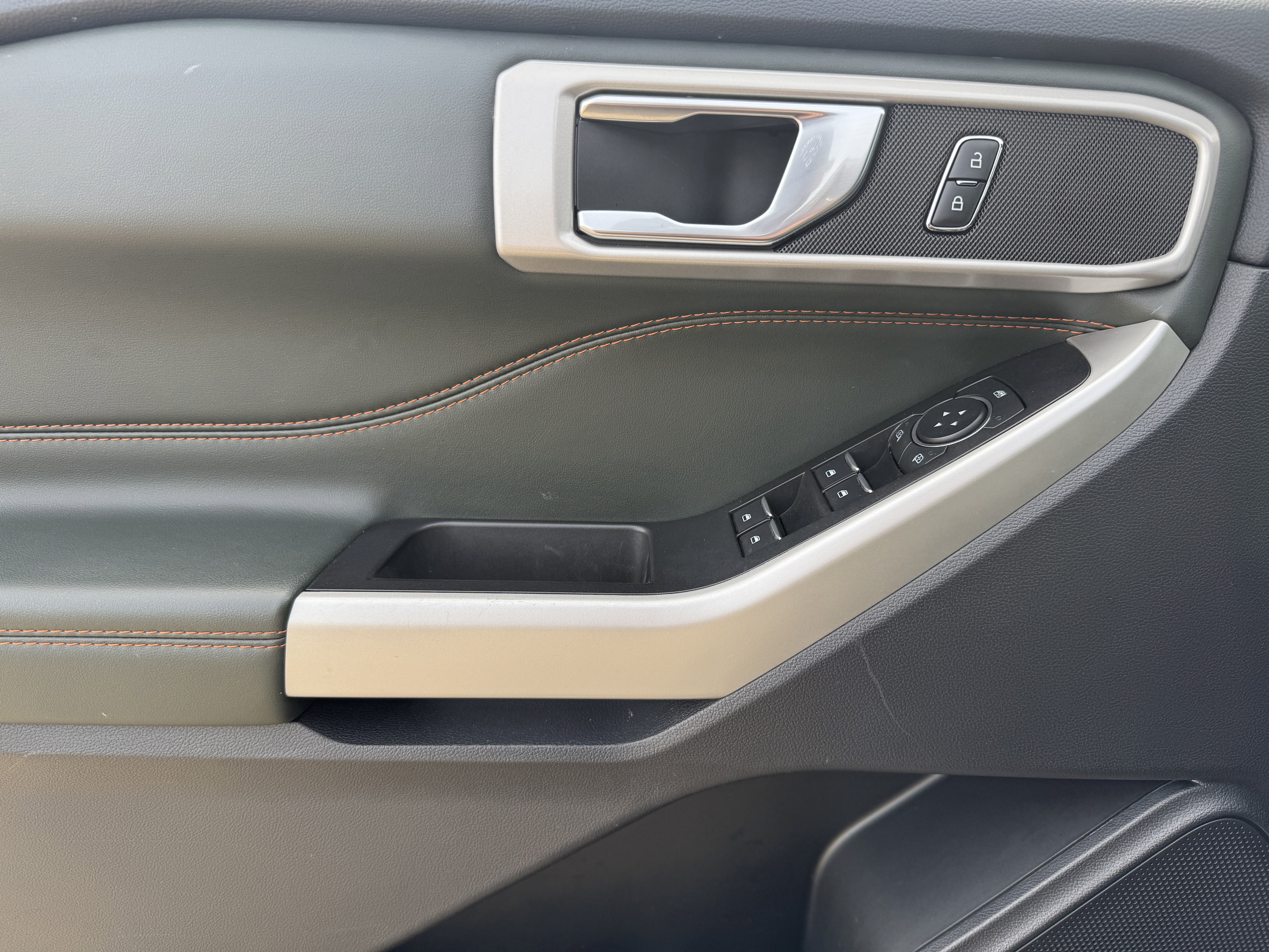 Used 2022 Ford Explorer Timberline image 9