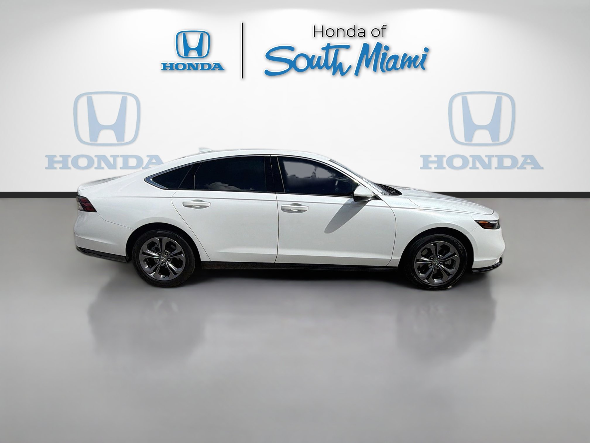 Used 2024 Honda Accord EX-L image 8