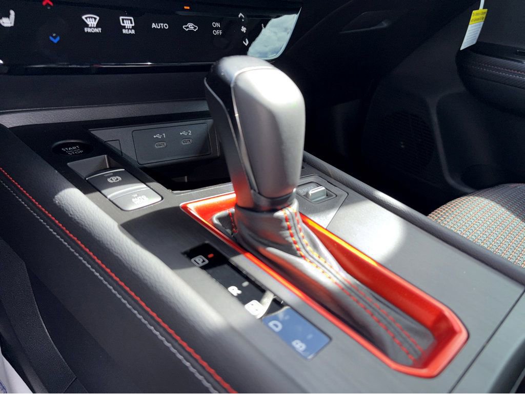 New 2026 Nissan Kicks SR w/ SR Premium Package FWD image 19