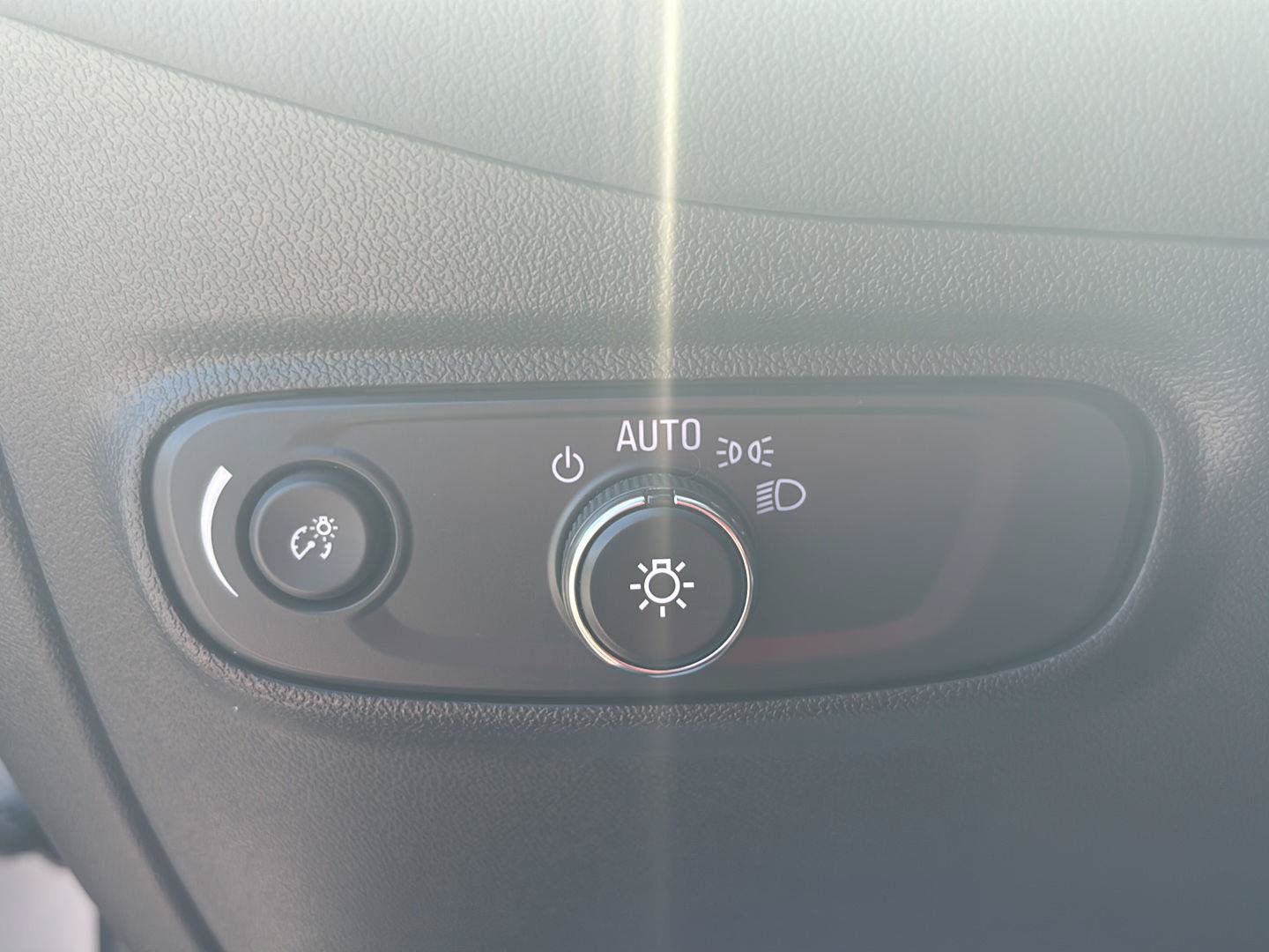 Used 2024 Chevrolet Equinox LT AWD/4WD image 32