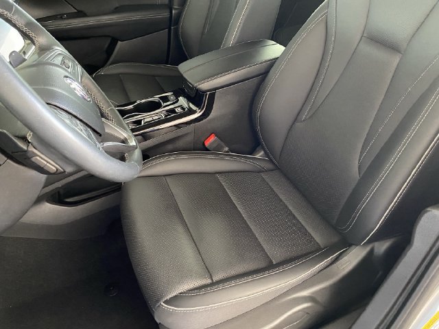 Used 2023 Buick Envision Essence AWD/4WD image 17