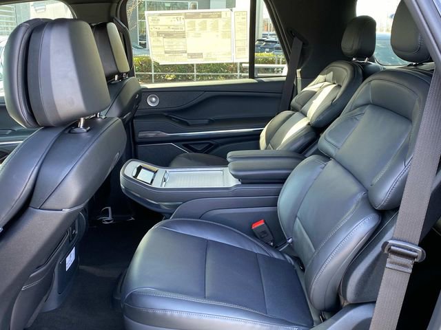 New 2026 Lincoln Navigator Reserve w/ Jet Appearance Package image 7