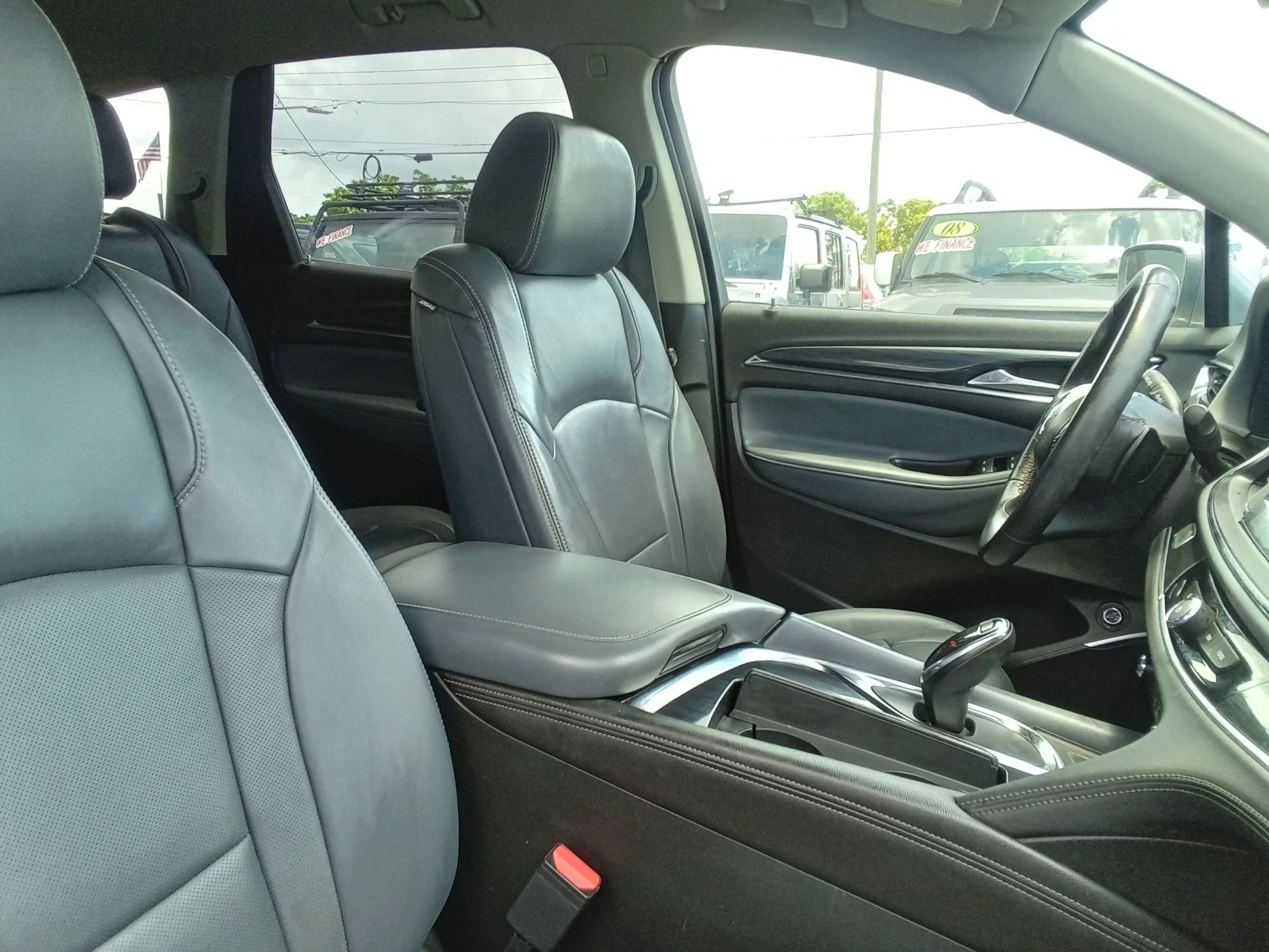 Used 2018 Buick Enclave Essence image 18