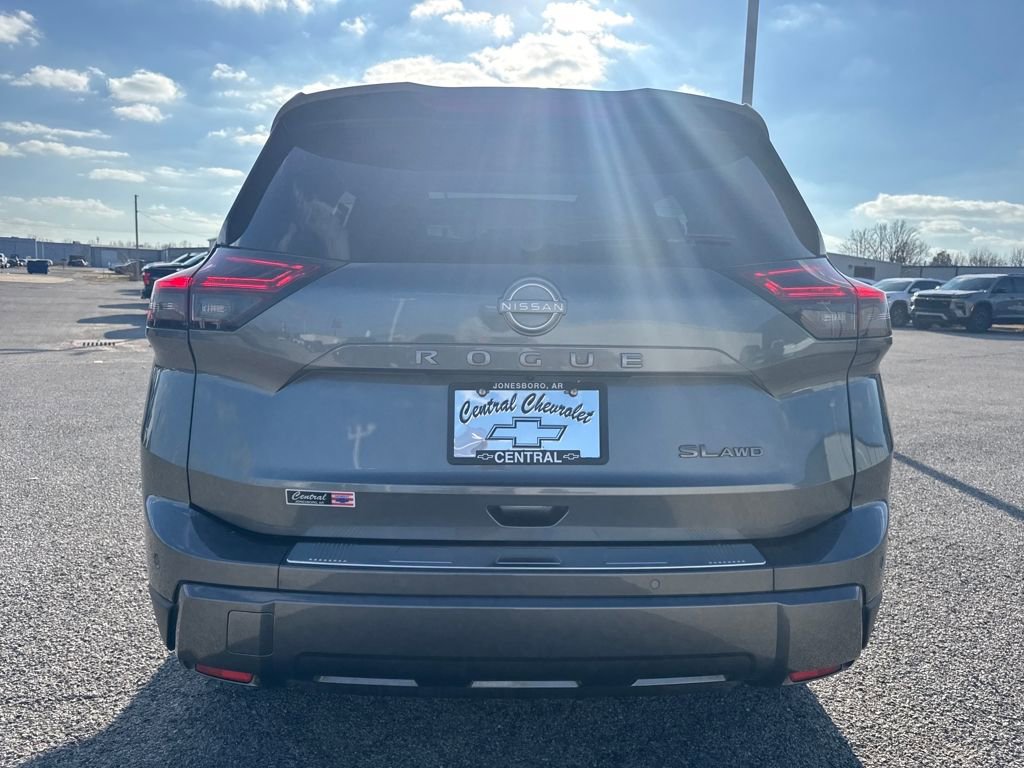 Used 2024 Nissan Rogue SL w/ SL Premium Package image 5